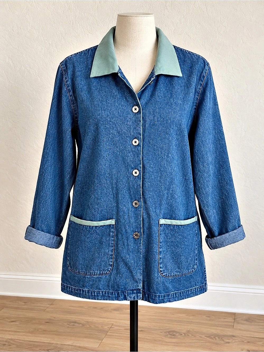 Denim & Co. Denim Jacket in Blue & Green Size Medium Like New